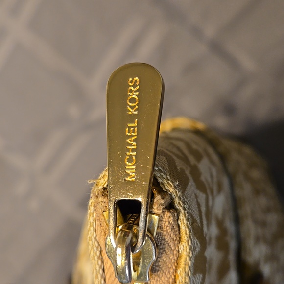 Michael Kors Jet Set Monogram Tote, Camel color - Picture 7 of 12